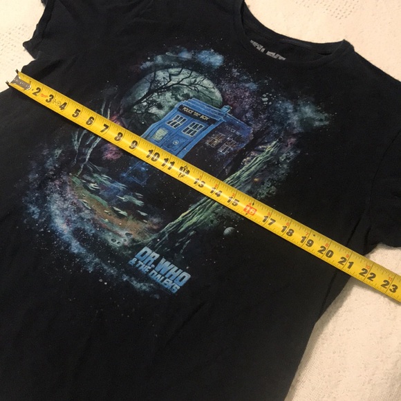 Dr Who & The Daleks T-shirt - Picture 3 of 7